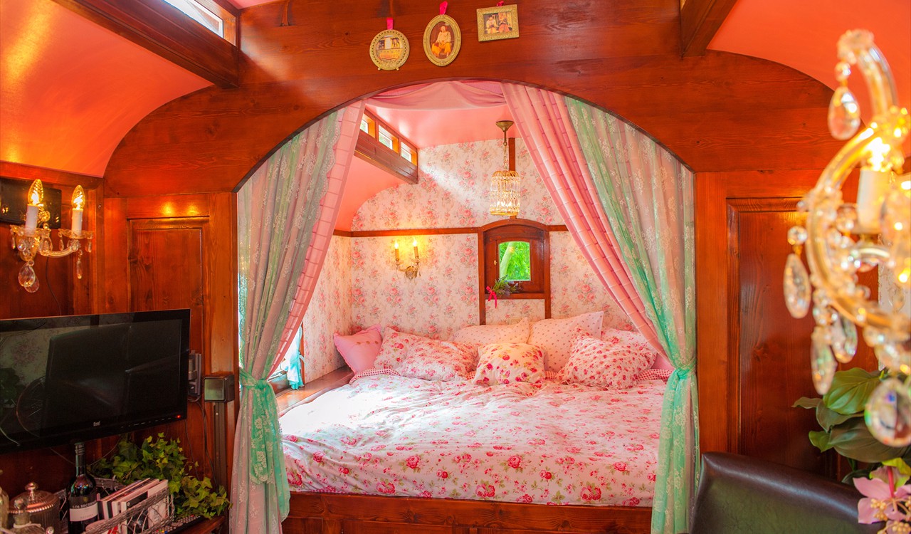 pipo wagon bedroom